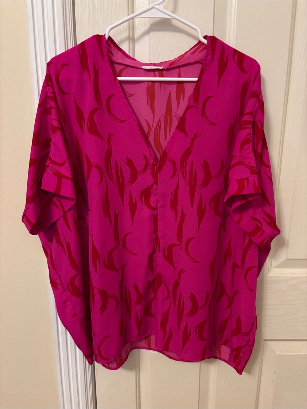 JODIFL Fuchsia & Magenta V-Neck Flutter Sleeve Tunic
